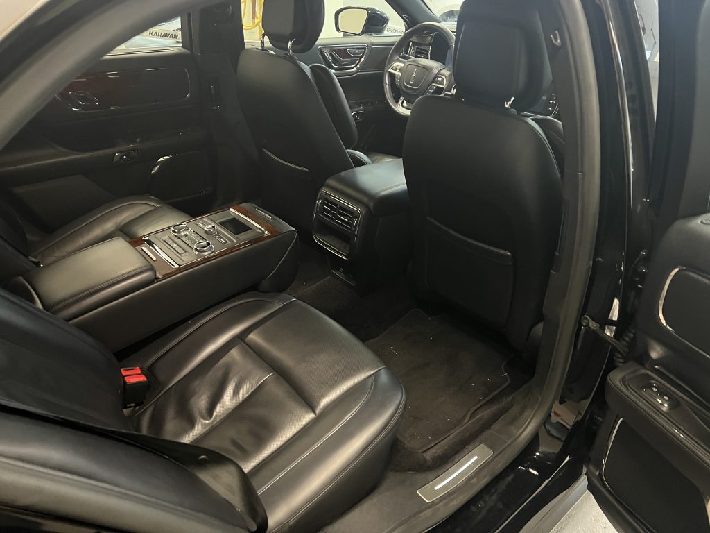 Lincoln Continental sedan leather interior